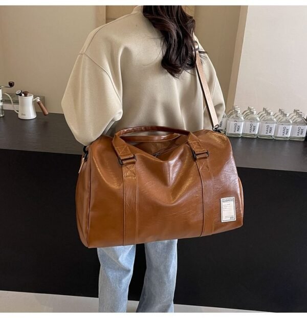 Large-capacity vintage sports bag