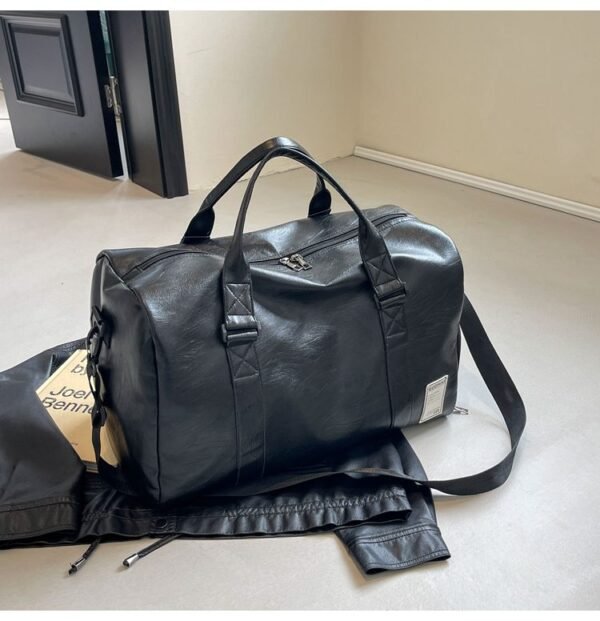 Large-capacity vintage sports bag