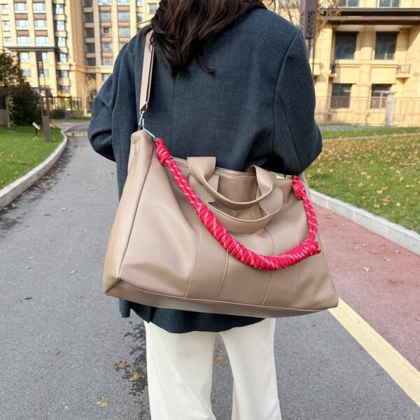 PU leather travel bag, shoulder baghandbag, waterproof, suitable for fitness and travel