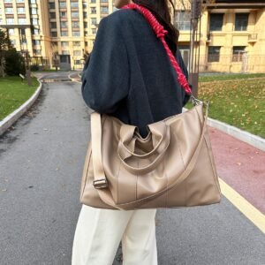 PU leather travel bag, shoulder baghandbag, waterproof, suitable for fitness and travel