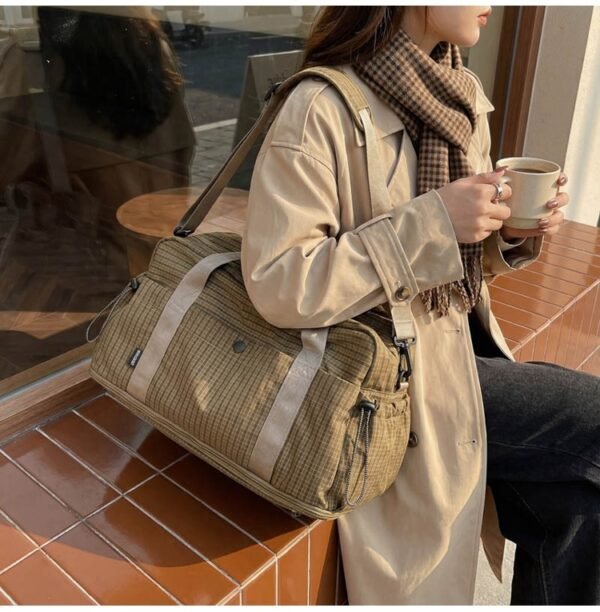 Large-capacity, expandable, portable fitness storage bag