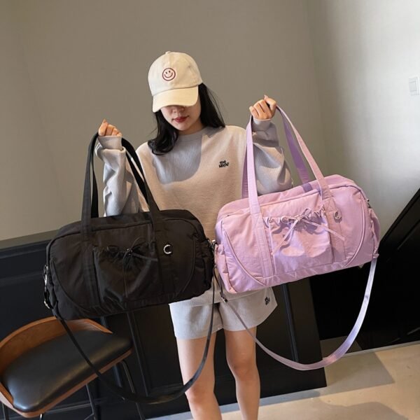 Simple and spacious gym and yoga bag