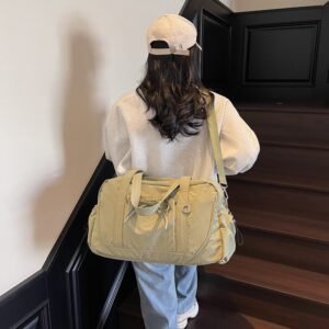 Simple and spacious gym and yoga bag