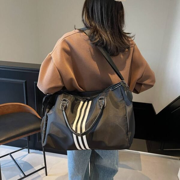 Short, waterproof fitness and storage crossbody bagyoga bag