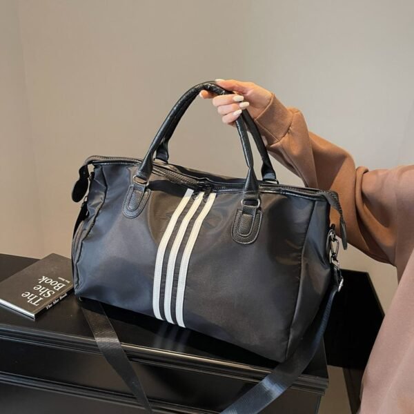 Short, waterproof fitness and storage crossbody bagyoga bag