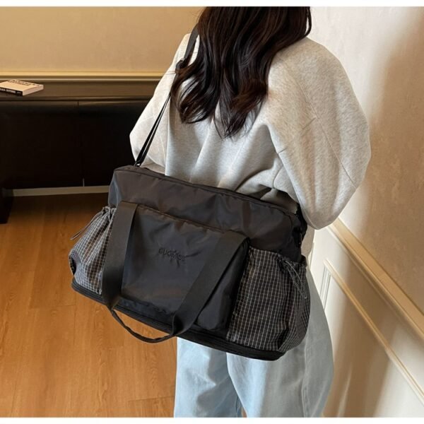 Stylish large-capacity travel tote bag