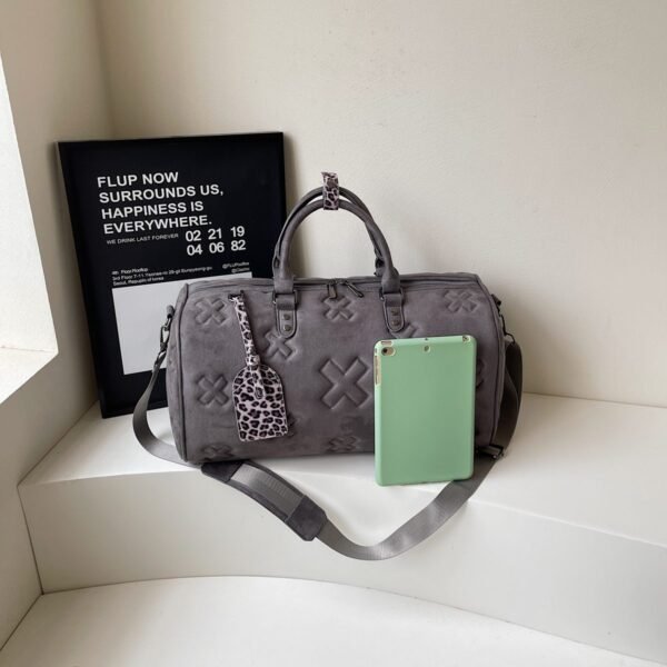 Stylish waterproof zippered tote bag