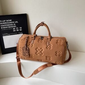 Stylish waterproof zippered tote bag