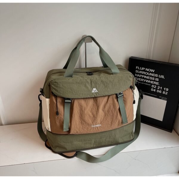 Lightweight, breathable, expandable, and multi-functional fitness bag