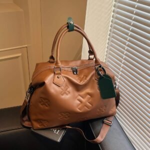 Large capacity, lightweight, durable zippered tote bag