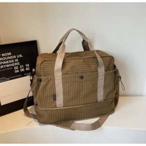 Large-capacity, expandable, portable fitness storage bag