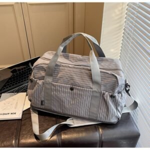 Large-capacity, expandable, portable fitness storage bag