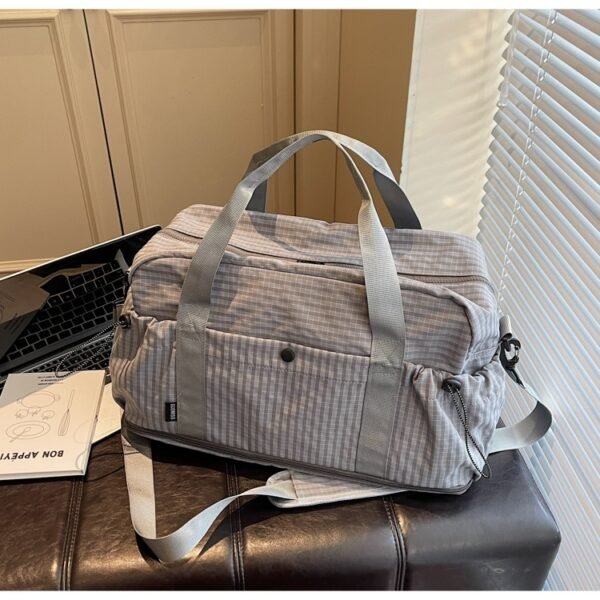 Large-capacity, expandable, portable fitness storage bag