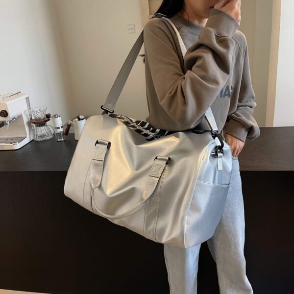 High-quality, waterproof, large-capacity sports bag