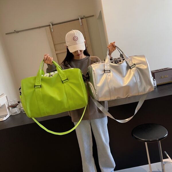 High-quality, waterproof, large-capacity sports bag