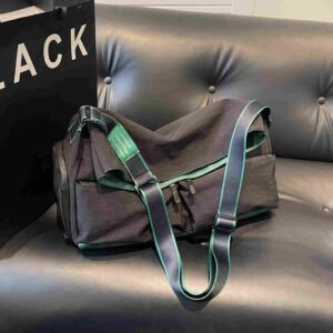 Large-capacity gym bag with separate compartments for wet and dry items