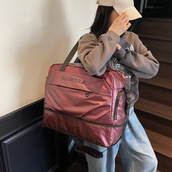 Expandable waterproof fitness and travel bag